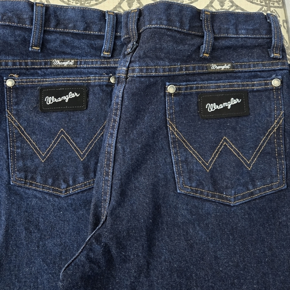 *BUNDLE* Two Wrangler Men's Deep Indigo Jeans - Picture 3 of 6